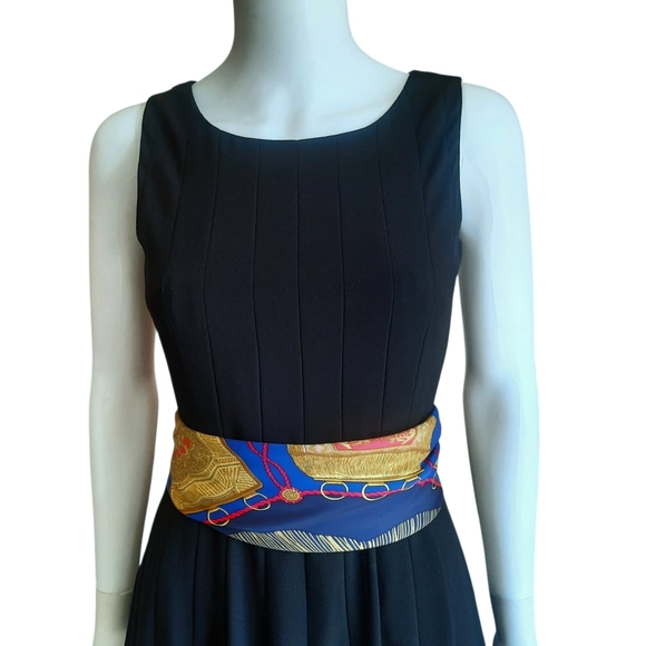 Vintage HERMÈS Poste Et Calvarie Silk Twill Scarf 90cm Blue/Gold/Multi - Picture 6 of 13